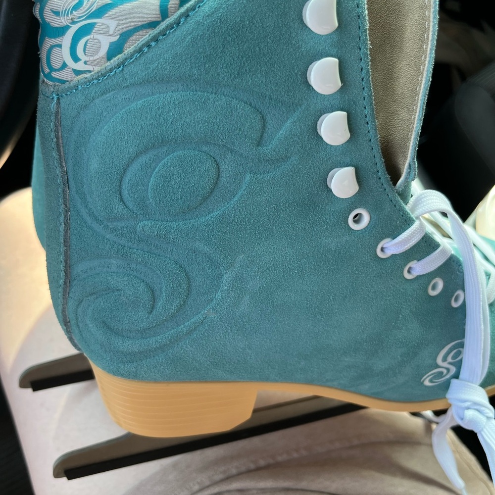 Candi Grl Blue Suede Women's Ice Skates—never worn